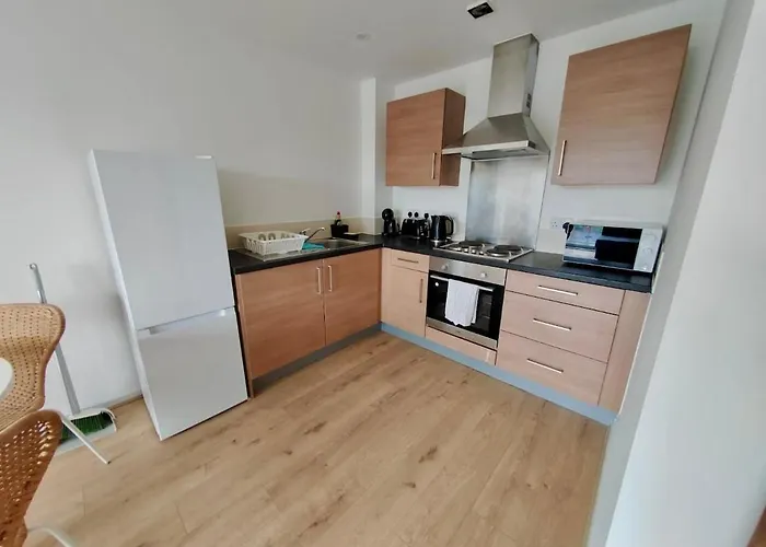 Bright And Modern 1-bedroom Flat Camp Street Апартаменты