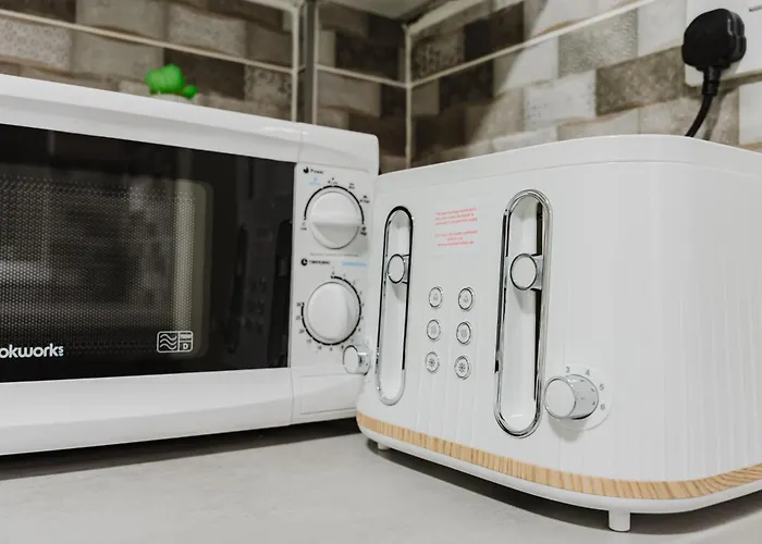 Stylish 3 Bedroom House 20 - Free Parking Manchester