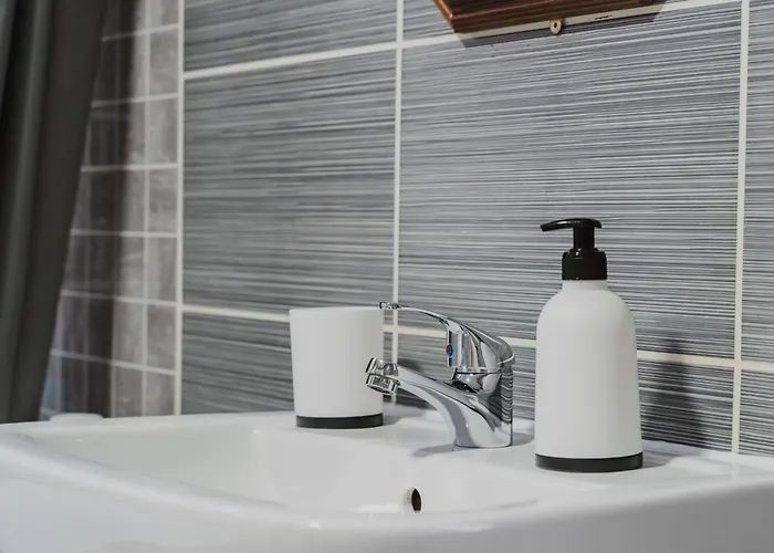 Stylish 3 Bedroom House 20 - Free Parking *