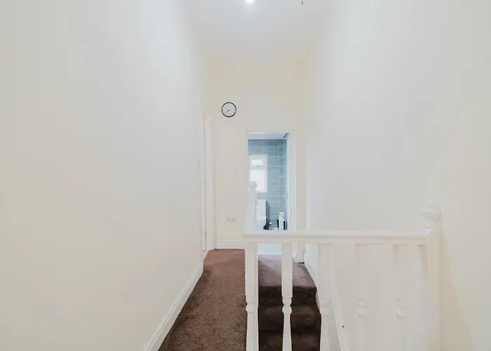 Daire Stylish 3 Bedroom House 20 - Free Parking *