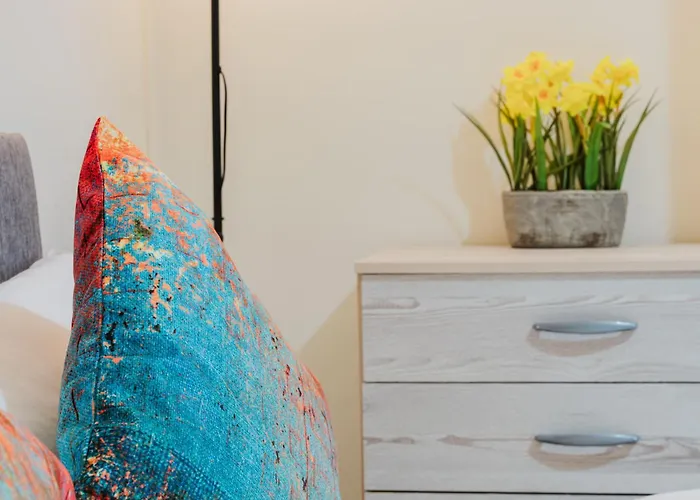 Entire 3 Bedroom House, Salford 20 Manchester