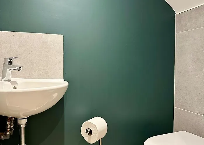 Cute 1 Bed Duplex With Balcony Apartament *