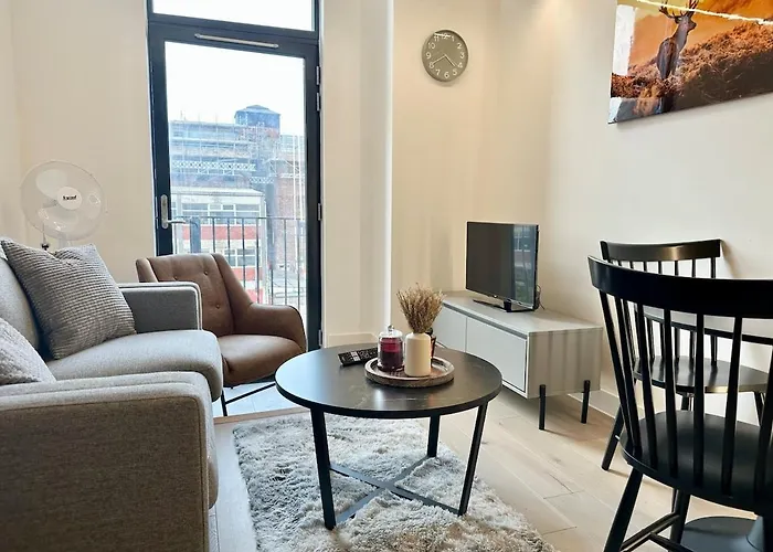 Cute 1 Bed Duplex With Balcony