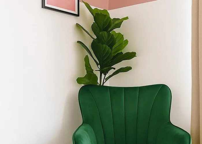 Budget Friendly Private - Free Parking *