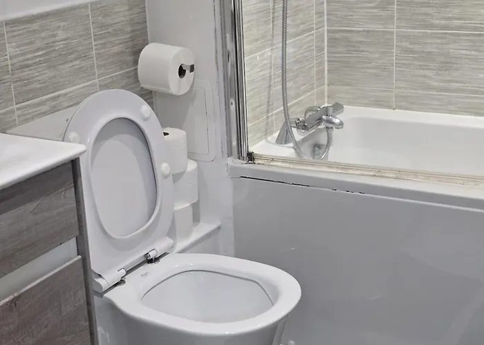 Mega9 Luxury 2bedrooms - 2baths, 2toilets 아파트 *