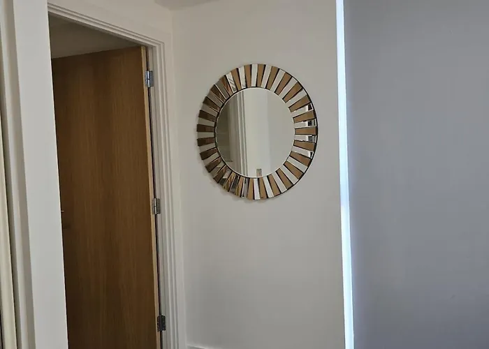 Mega9 Luxury 2bedrooms - 2baths, 2toilets Manchester