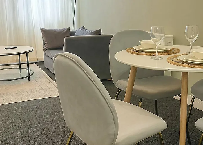 Apartmán Media Sleeps 4 Free Parking *