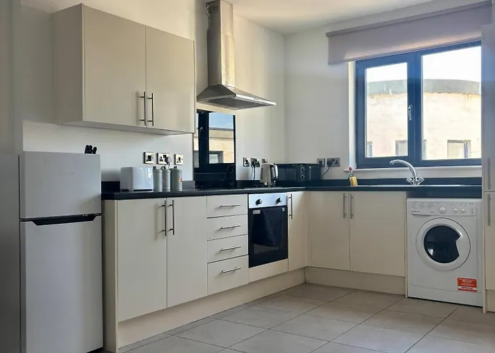 아파트 Modern Sleeps 4 & Free Parking *