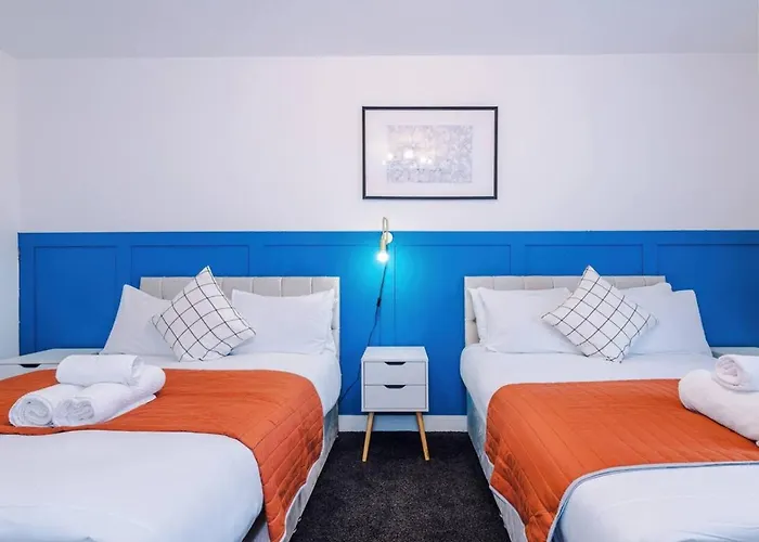 Modern Sleeps 4 & Free Parking