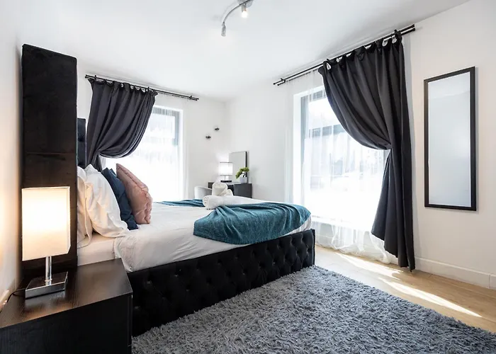 Stylish 2-bed In Centre *