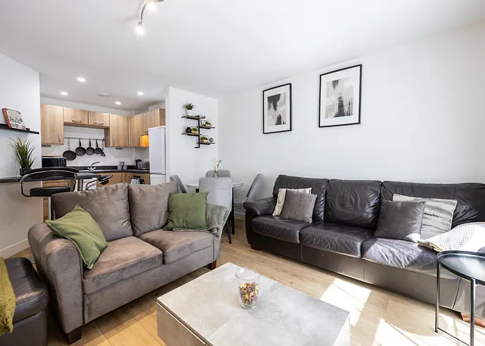 Stylish 2-bed In Centre 아파트 *