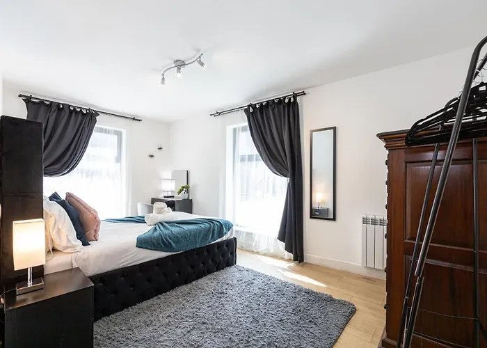 Stylish 2-bed In Centre דירה