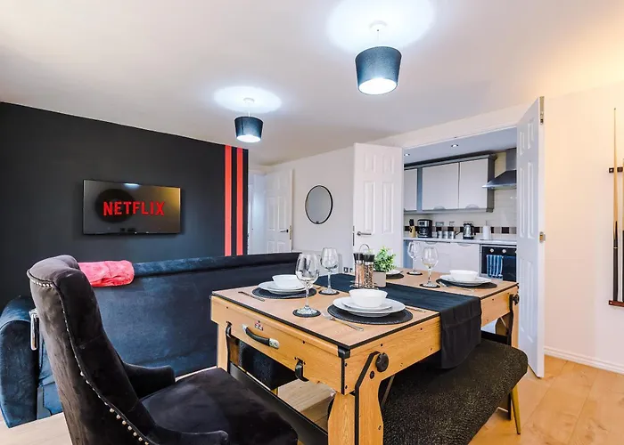 Comfy 2 Bedroom In Manchester, Pool Table And Ps4 *