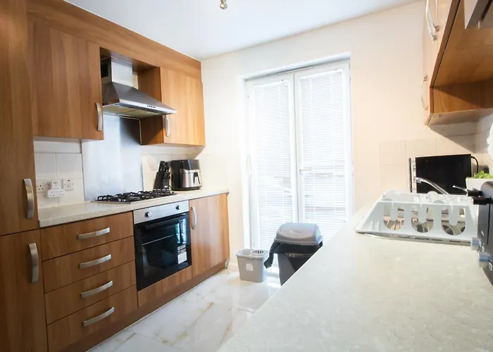 Lejlighed Close To Centre 3-bed Townhouse, Sleeps 7, Free Parking, Great Transport Links Manchester
