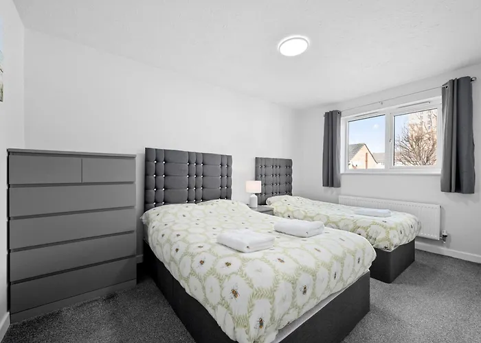 3bdr Gated Parking Near Centre *