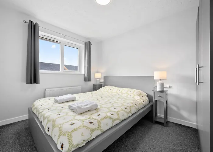 3bdr Gated Parking Near Centre *