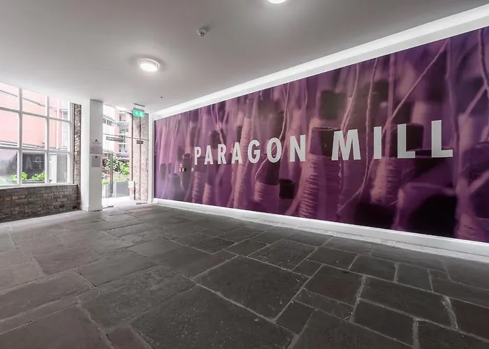 Two Bedroom By Brookland Serviced Short Lets With Free Wifi 맨체스터