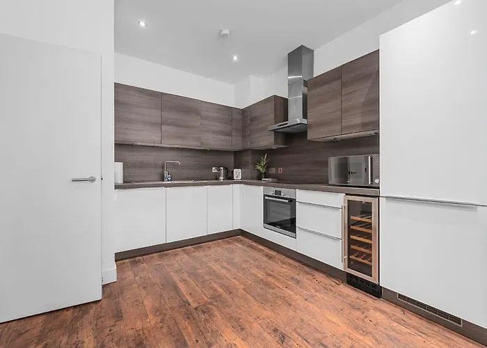 Two Bedroom By Brookland Serviced Short Lets With Free Wifi 아파트