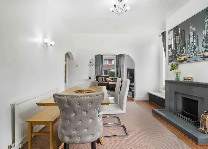 Guestready - Charming In Vibrant Levenshulme Pensión Mánchester
