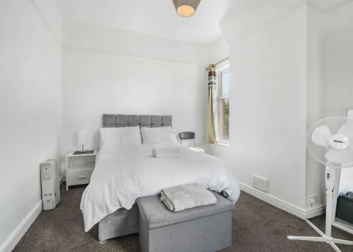 Penzion Guestready - Charming In Vibrant Levenshulme Manchester