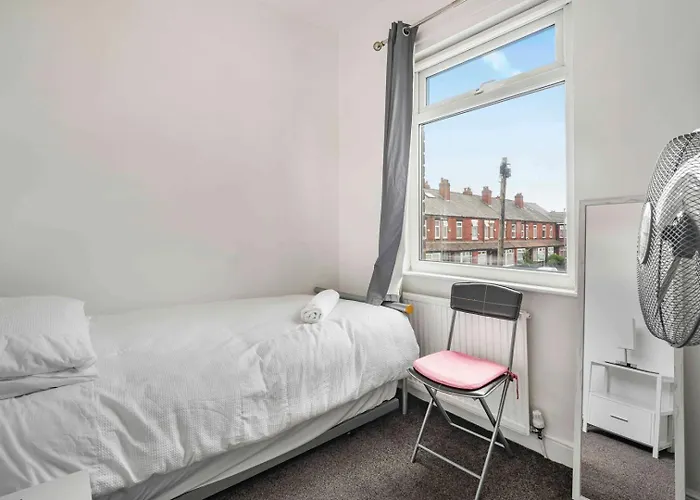 Penzion Guestready - Charming In Vibrant Levenshulme Manchester