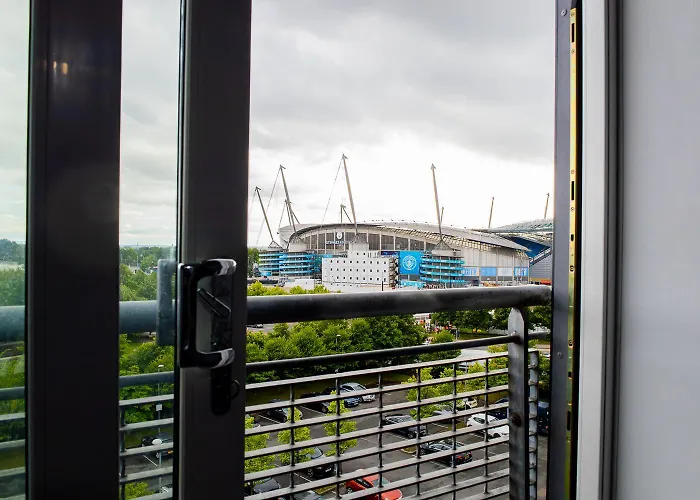 Coop Live Etihad Luxury Pad *