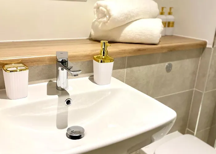 Luxurious 2 Bedroom - Water View And Parking * Манчестер