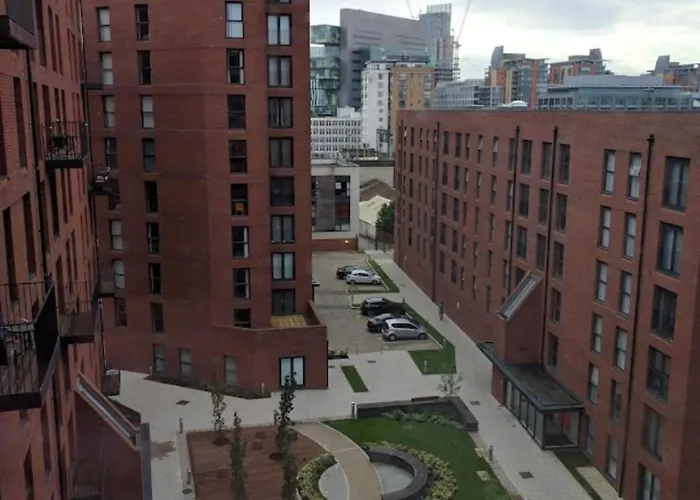 Double Bedroom - Private Bathroom - Centre Homestay Manchester