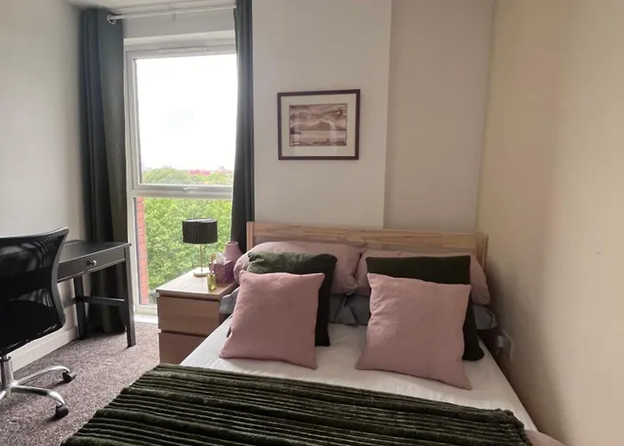 Double Bedroom - Private Bathroom - Centre Homestay