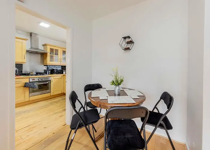 Charming Cosy - Your Retreat Awaits Manchester