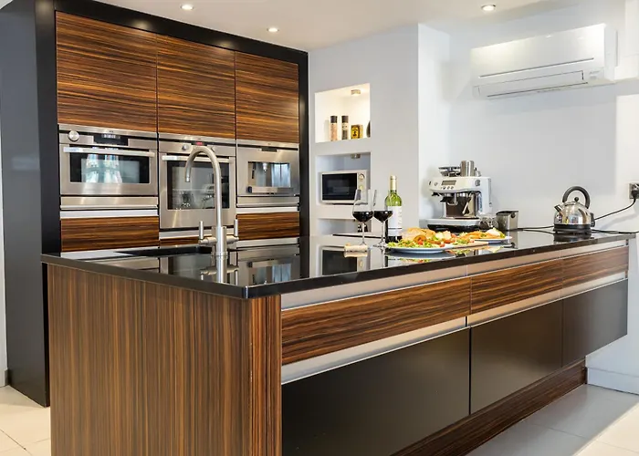 Luxury Penthouse With Private Roof Terrace 아파트