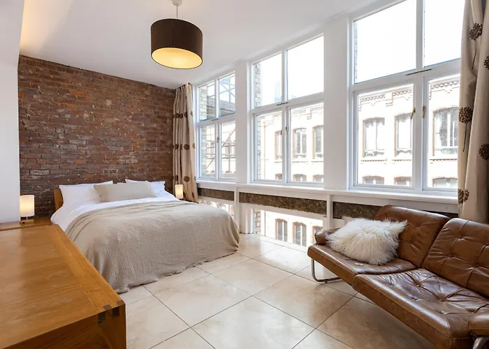 Luxury Penthouse With Private Roof Terrace *