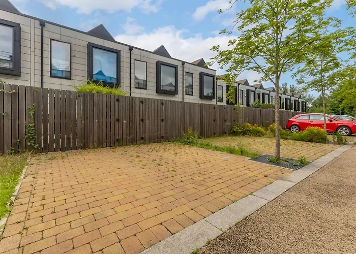 Large Townhouse 5 Beds With Two Parking Spaces - Centre Apartamento