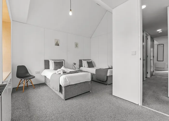 아파트 Large Townhouse 5 Beds With Two Parking Spaces - Centre *