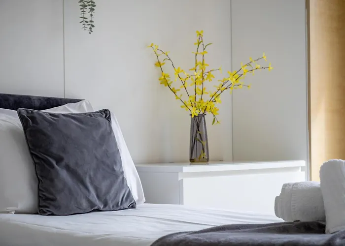 Large Townhouse 5 Beds With Two Parking Spaces - Centre 맨체스터