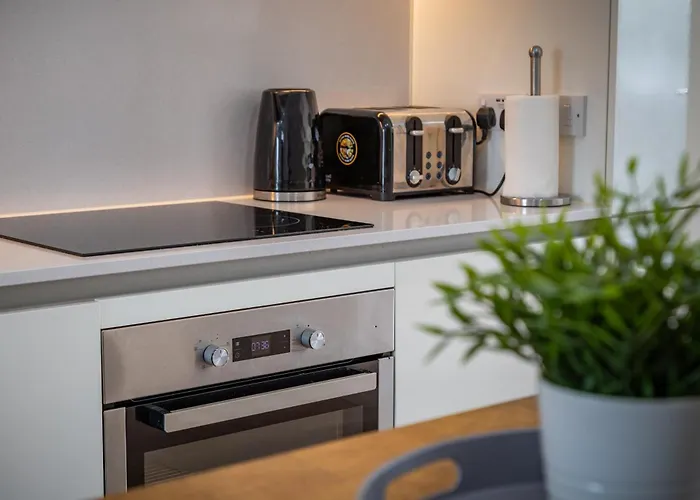 Large Townhouse 5 Beds With Two Parking Spaces - Centre Apartament Manchester