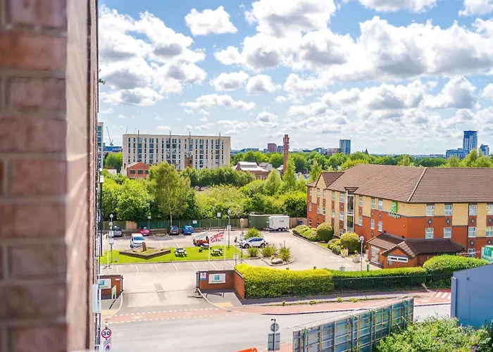 아파트 2br Chic And Stylish In Salford, Wifi, Kitchen, Parking With View 맨체스터