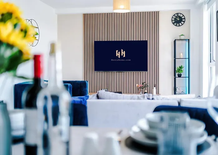 아파트 2br Chic And Stylish In Salford, Wifi, Kitchen, Parking With View