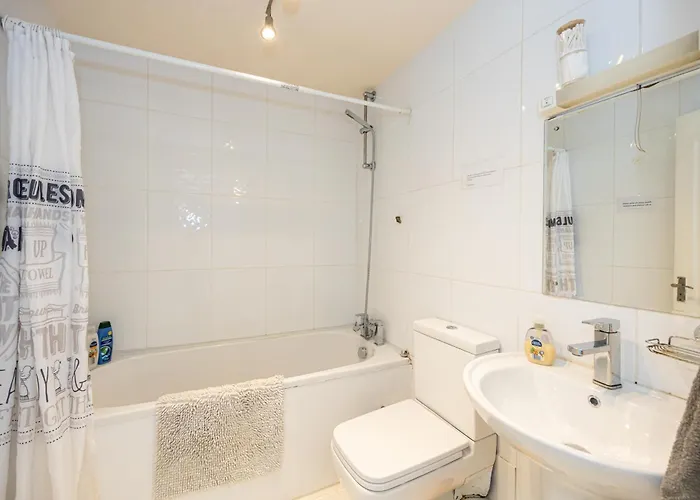 Serenity House * 맨체스터