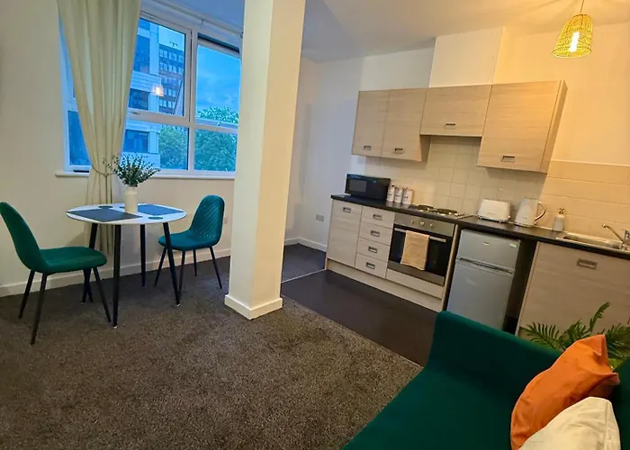 Zelena Luxurious Apartment, Private Parking, Fast Wi-fi, Self Check-in Anytime Perfect For Late Arrivals, 5 Minutes To Old Trafford Stadium Apartamento Mánchester