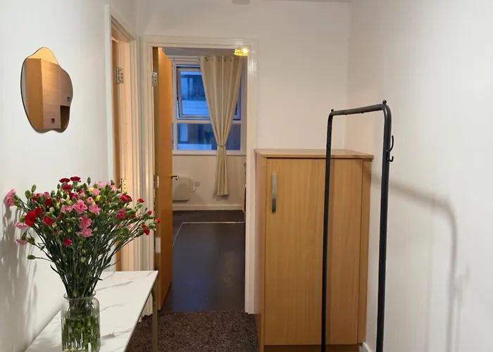 Apartamento Zelena Luxurious Apartment, Private Parking, Fast Wi-fi, Self Check-in Anytime Perfect For Late Arrivals, 5 Minutes To Old Trafford Stadium Mánchester