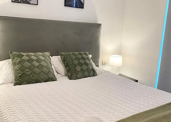 Perfect For Long * Manchester