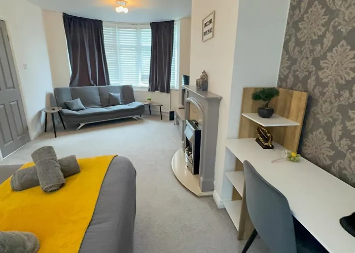 Contractor Stays, Fast Wifi, Free Parking, Work *