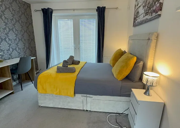 Lejlighed Contractor Stays, Fast Wifi, Free Parking, Work Manchester