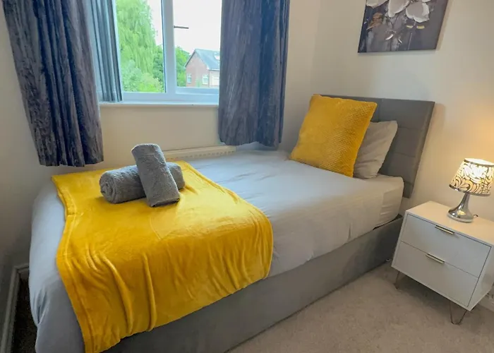 Contractor Stays, Fast Wifi, Free Parking, Work *