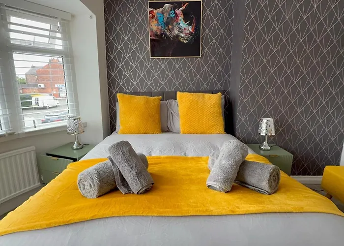 Contractor Stays, Fast Wifi, Free Parking, Work * Manchester