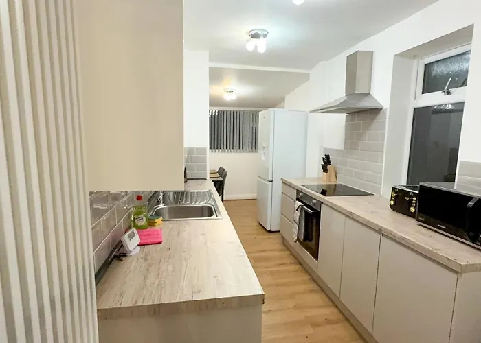 Contractor Stays, Fast Wifi, Free Parking, Work דירה מנצ'סטר