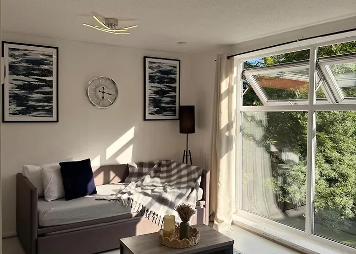 Apartment Flat In - Dudleys Dove Manchester