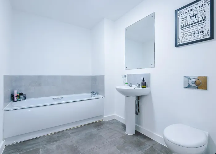 Monthlyescape Family Leisure Wifi Sleeps4 مانشستر