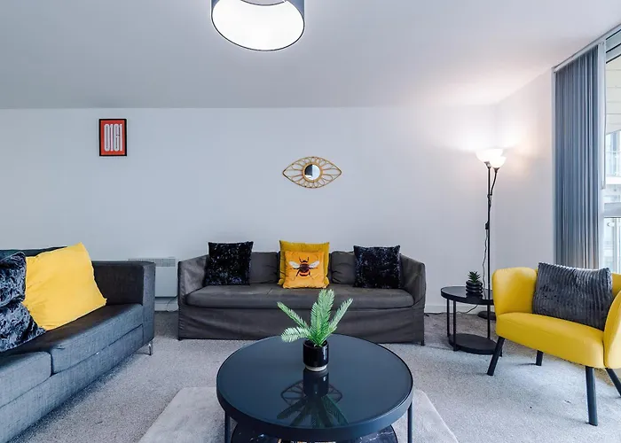 Monthlyescape Family Leisure Wifi Sleeps4 شقة *